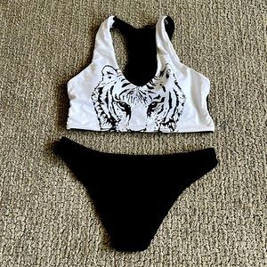 NWOT Bikini tiger print top, black bottom size M